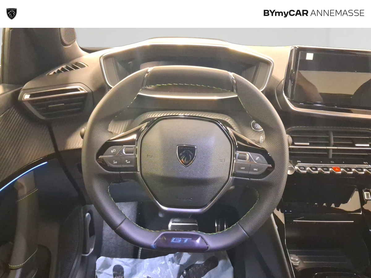 Peugeot 2008 Hybrid 145 e-DCS6 — photo 10