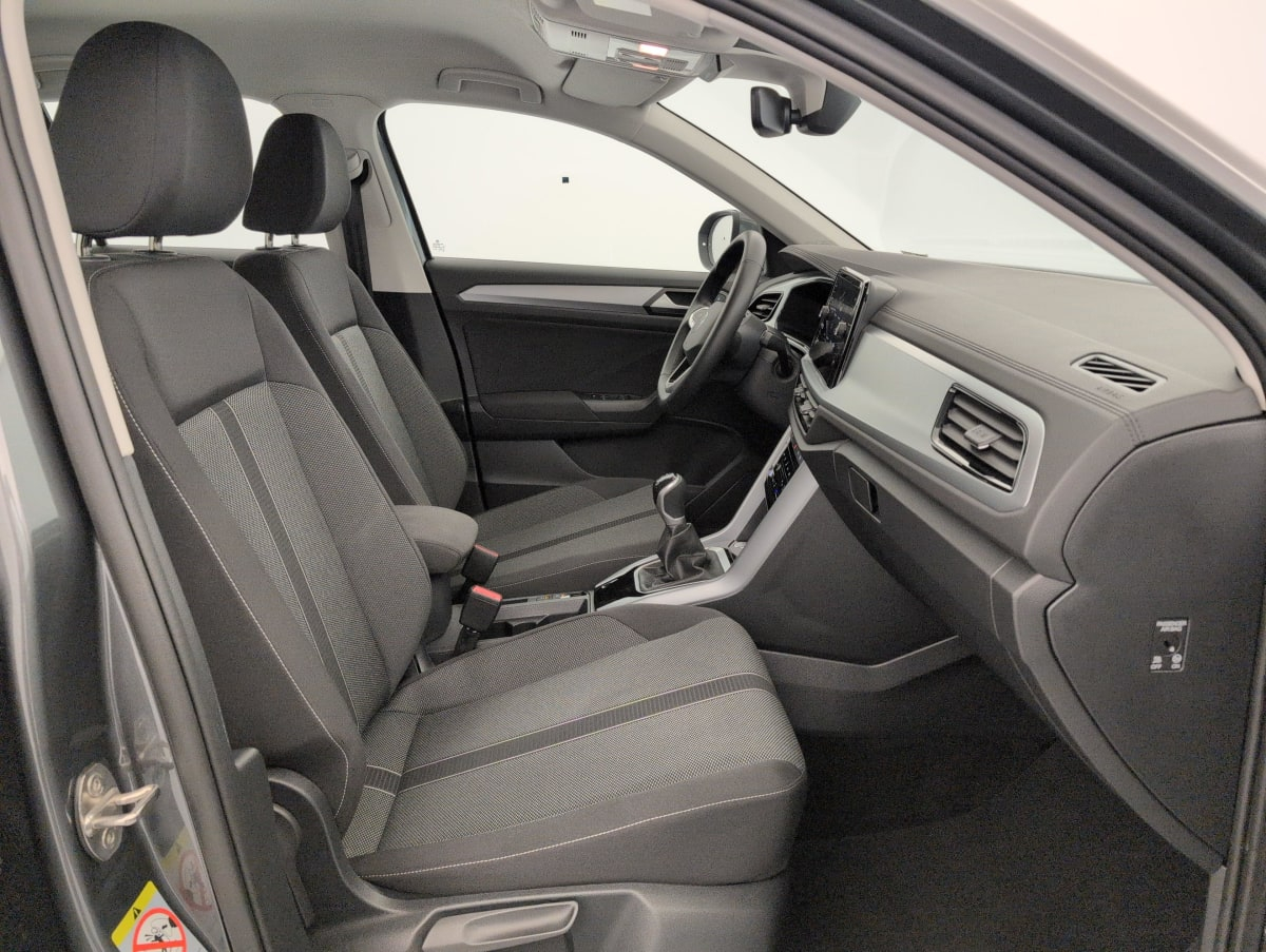 Volkswagen T-Roc — photo 9