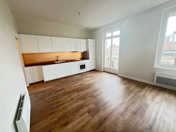 Loue T2 à Bordeaux Barrière Judaïque - 52m²