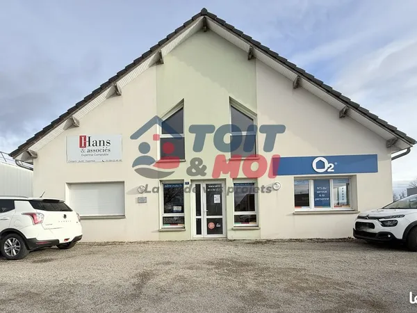Local 226 m² Lure