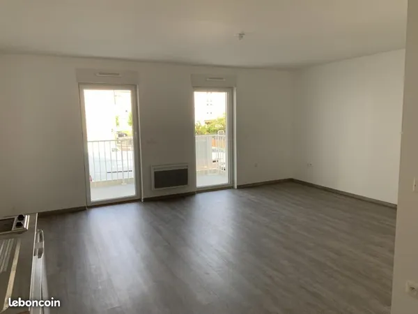 Studio de 34 m² avec balcon et place de parking dans résidence de standing