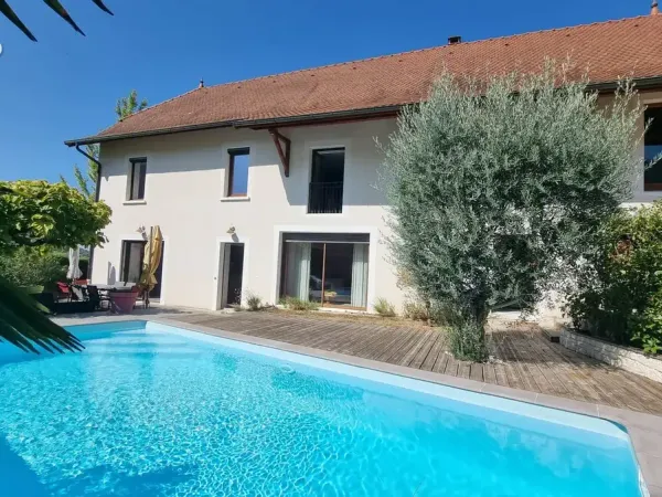 Champagneux une maison de caractère qui ne demande qu'à écrire la suite de son histoire...