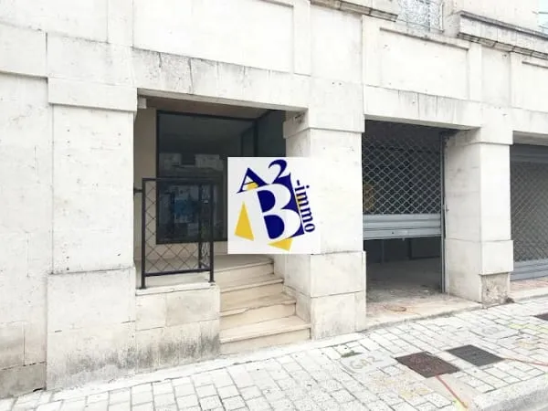 Local commercial 1 pièce 250 m²