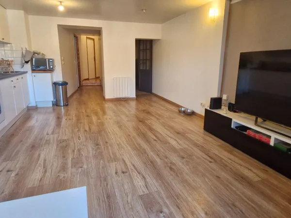 A LOUER - MAUZAC - Appartement 3 pièces de 69 m² au centre ville - G1247-JG