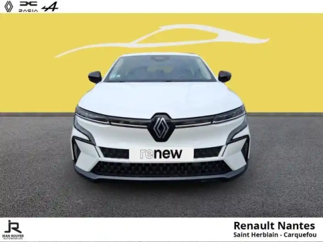 Renault Megane e-tech electric ev40 130ch equilibre standard charge — photo 3