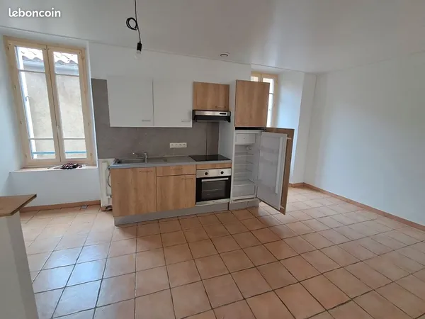 Appartement T3, , au calme, cuisine équipée et digicode