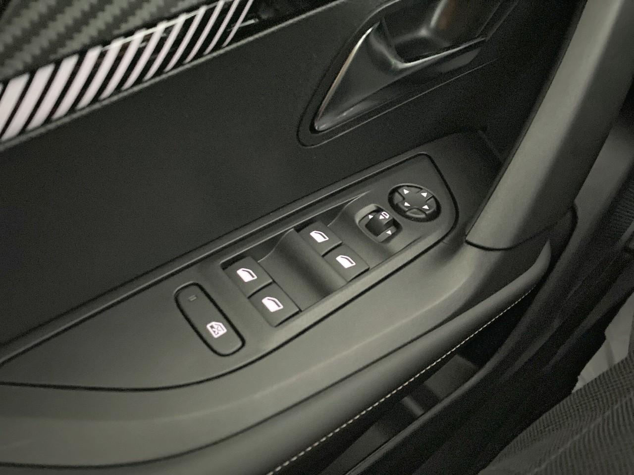 Peugeot 2008 hybrid 145 ch e-dcs6 allure — photo 20