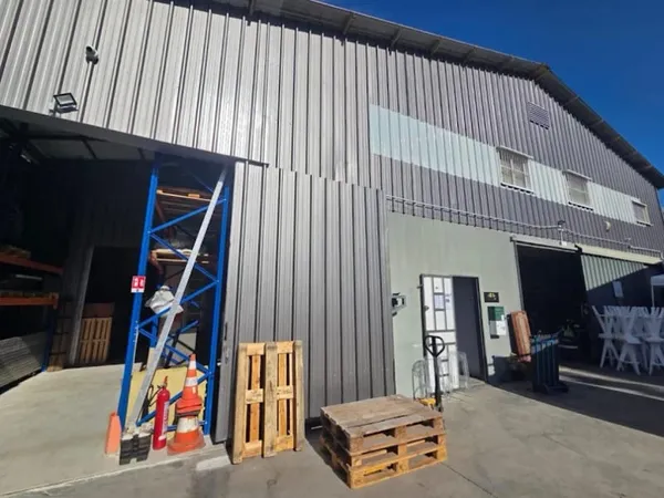 Local 250 m²
