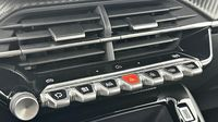 Peugeot 2008 1.2 100ch S&S Style — photo 15