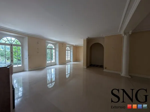 Maison 6 pièces 275 m²