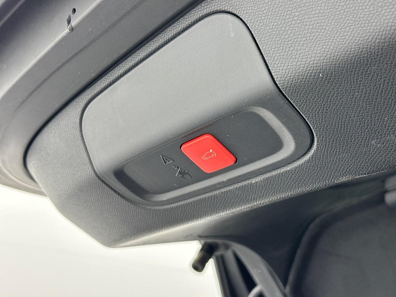 Peugeot 408 phev 225 e-eat8 gt — photo 40