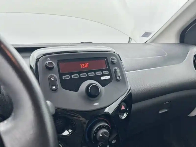 Peugeot 108 vti 72ch bvm5 — photo 20