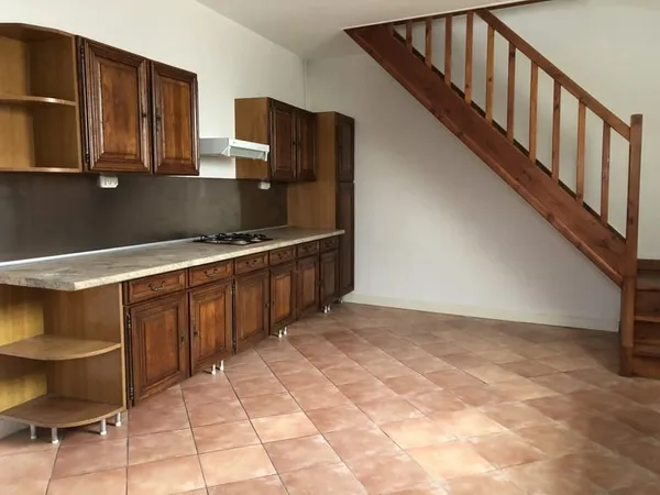 MAISON DE VILLAGE T3