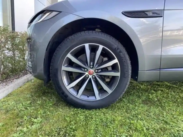 Jaguar F-Pace p400e plug-in-hybrid r-dynamic se bva8 awd — photo 21