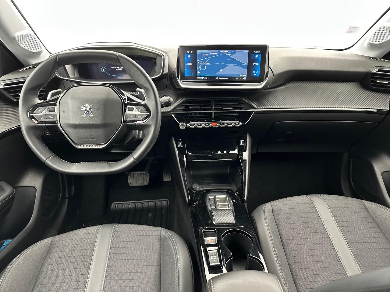 Peugeot 208 puretech 100 s&s eat8 style — photo 12