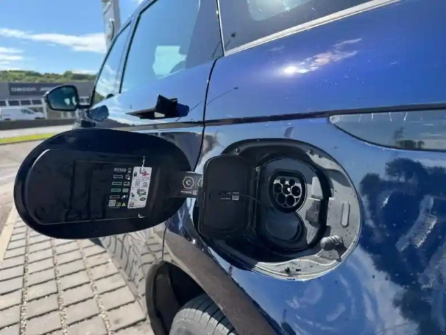 Land Rover Range Rover Evoque 1.5 p300e 309ch se awd bva mark iii — photo 9