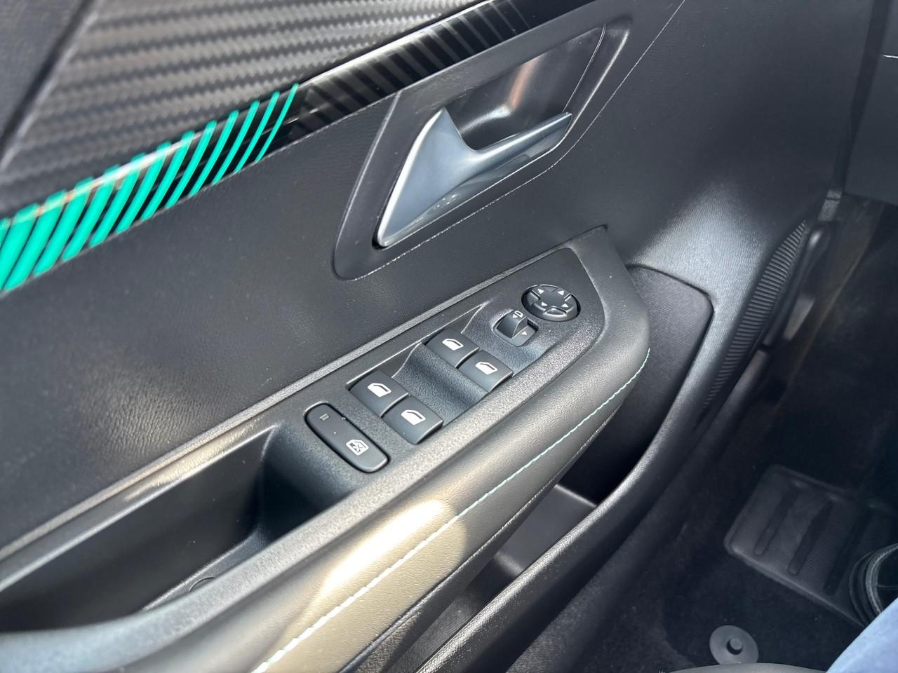 Peugeot 208 e-208 136ch allure — photo 20
