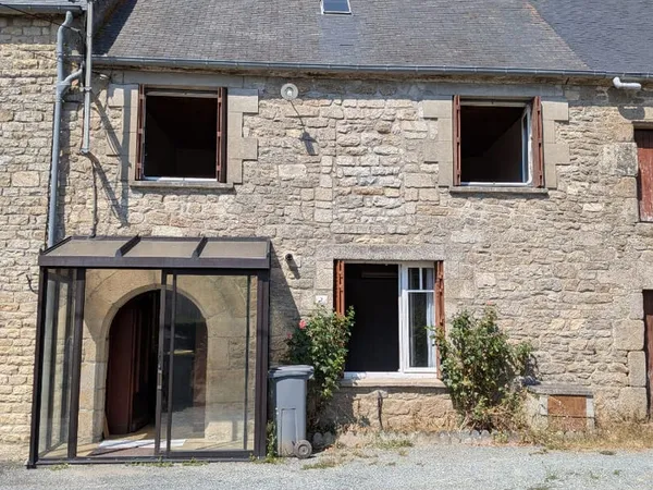 VILDÉ-GUINGALAN ? MAISON EN PIERRE AVEC TERRAIN