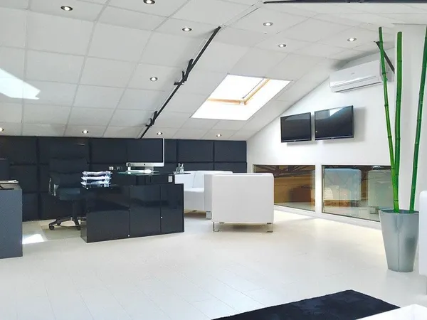 Local d'activité 578 m²