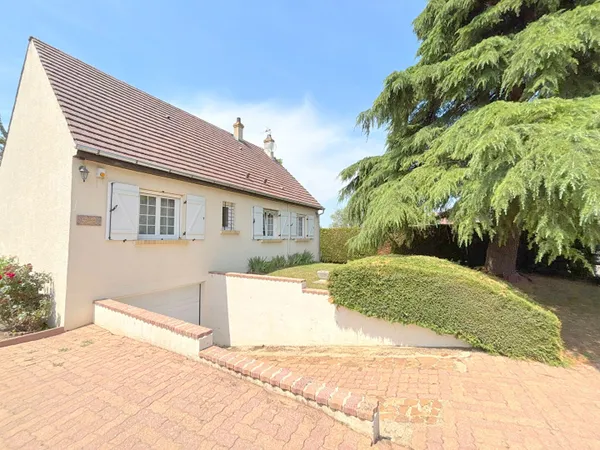 A VENDRE - Gisors - Maison de plain pied - 70m² - 2 chambres - Sous-sol total - 905m² de terrain