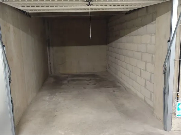 Loue garage fermé sécurisé proche tram T3