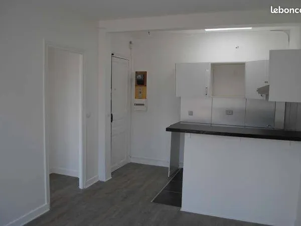 Appartement 2pièces - 27m² - Etage 6/6
