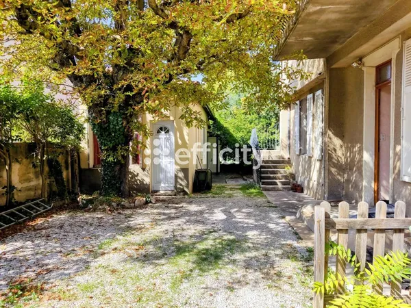 Maison 9 pièces 140 m²