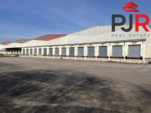 Immeuble industriel 7896 m²