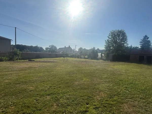 Terrain 700 m²