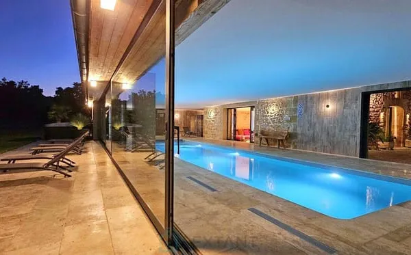 Maison 14 pièces 798 m²
