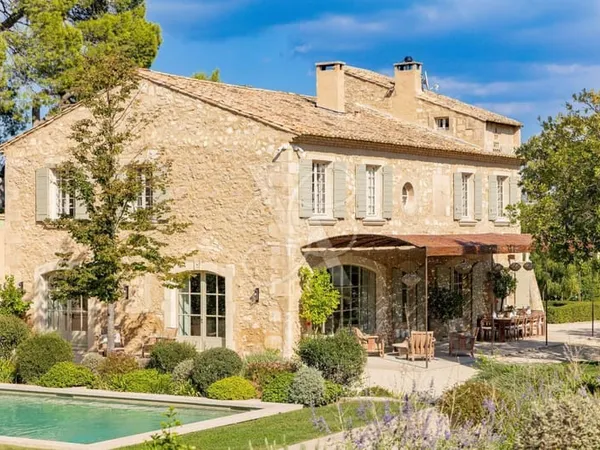 Propriété d'exception au coeur des Alpilles