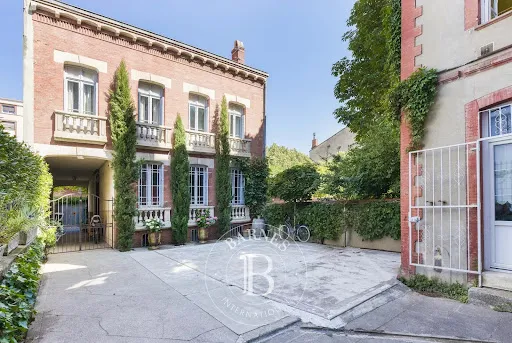 Maison 12 pièces 240 m²