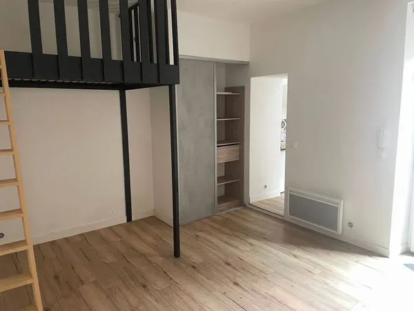 Studio 1 pièce 27 m²