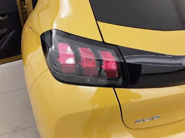 Peugeot 208 puretech 100 s&amp;s bvm6 — photo 37
