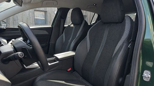 Peugeot 308 1.2 Puretech 130 EAT8 - Allure Pack – 2023 – 53452 km – Essence – Boîte Automatique — photo 12
