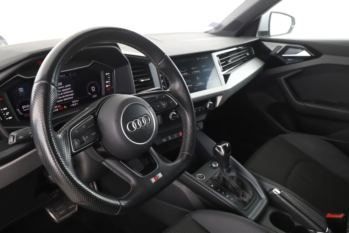 Audi A1 Sportback 30 TFSI S Line S Tronic 7 — photo 10
