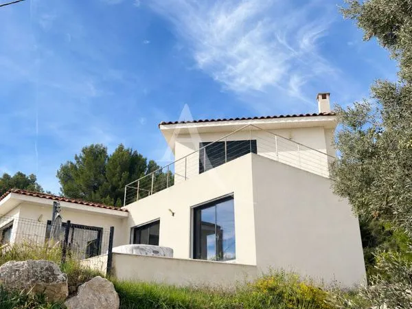 Propriété 5 pièces 149 m²