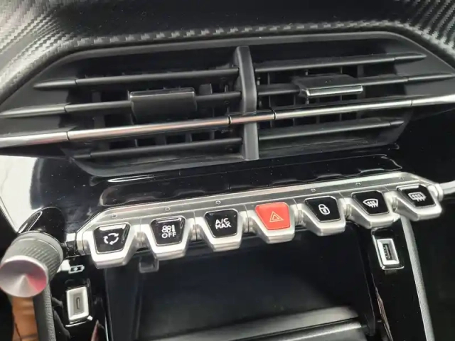 Peugeot 2008 bluehdi 130 s&amp;s eat8 — photo 15