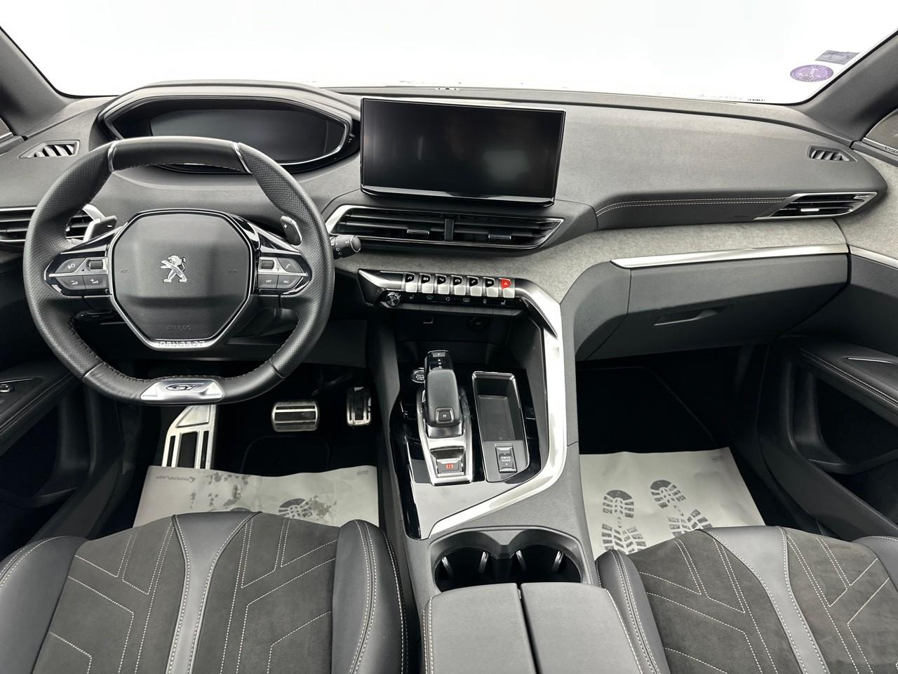 Peugeot 3008 puretech 130ch s&s eat8 gt pack — photo 11
