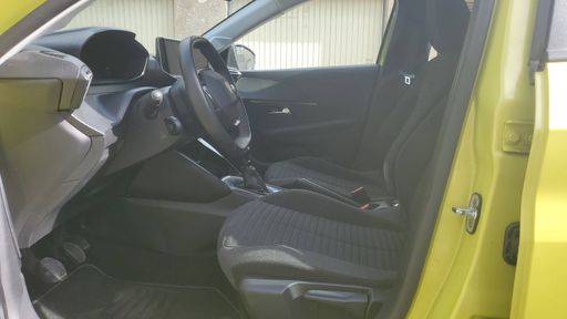 Peugeot 208 1.2 PureTech 100 - Active – 2024 – 14224 km – Essence – Boîte Manuelle — photo 16