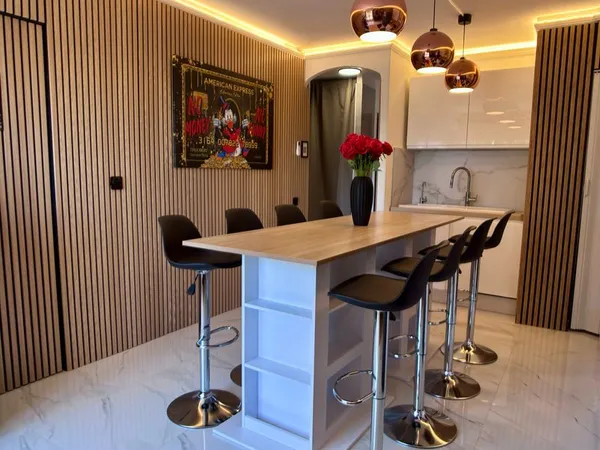 Chambre en colocation - vue mer, gare d'Antibes