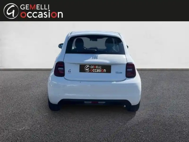 Fiat 500 e 95ch action plus berline  my22 23.8 kwh — photo 15