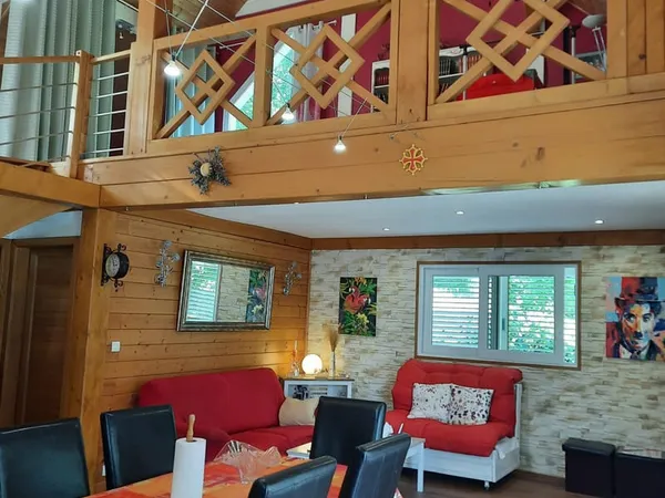 A VENDRE ST JEAN DU BRUEL - ENSEMBLE DE 2 CHALETS SUR UN TER