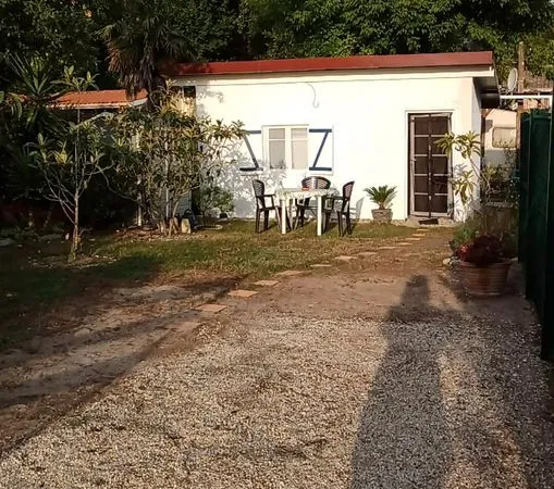 Maison 23 m² terrain 196 m² avec courette et verdure