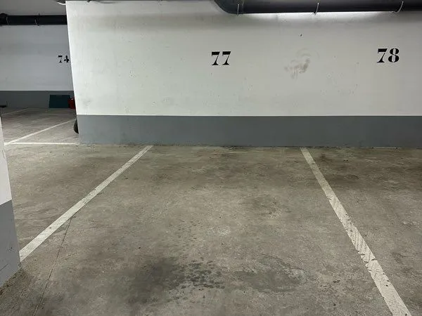 Place de parking en sous-sol sécurisée