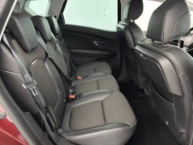 Renault Scenic dci 110 energy edc — photo 25