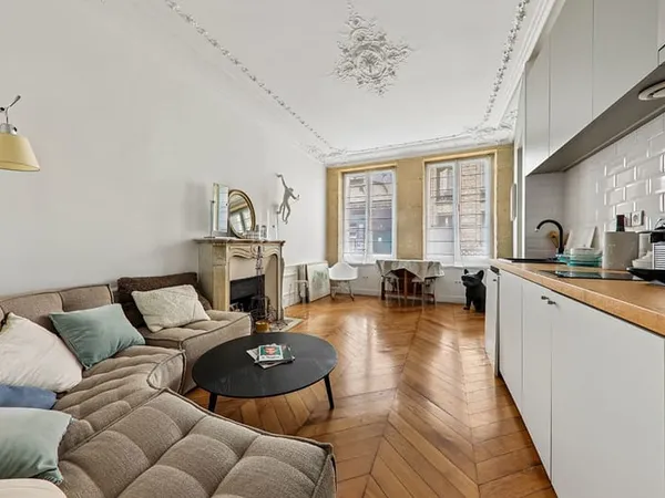 Exclusivité - Paris IX - Nouvelle Athènes - 2P Refait par d'architecte - 42m2