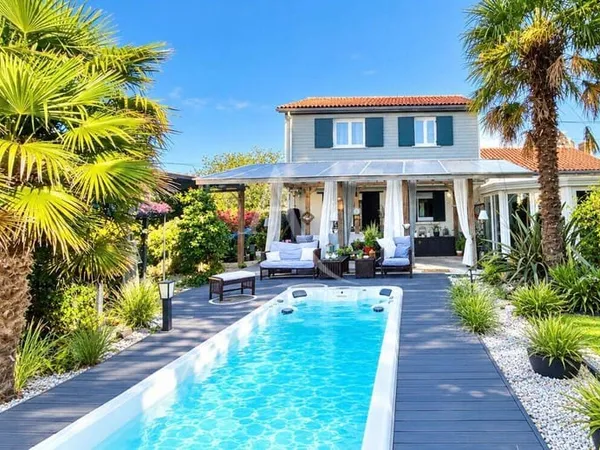 Maison 8 pièces 179 m²