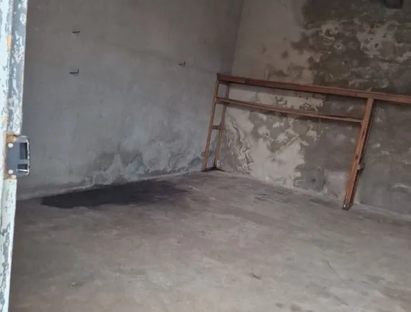 Garage 48m2 3m de haut ideal artisant centre eubenas