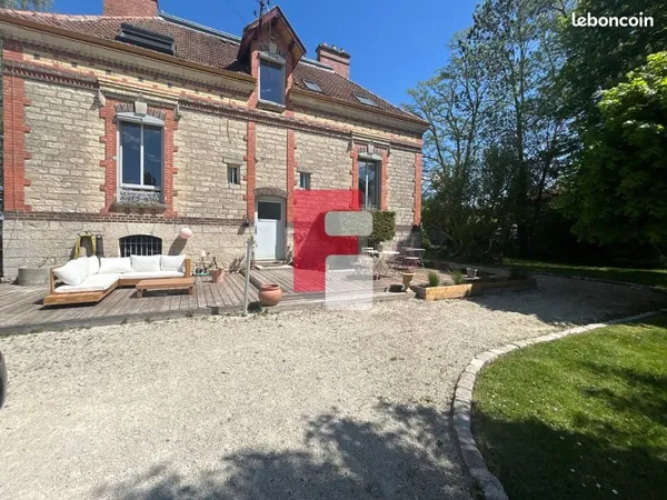 Maison 8 pièces 206 m²
